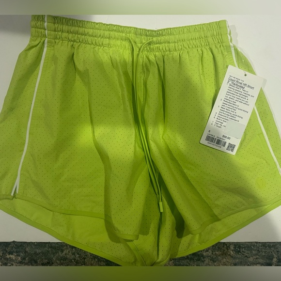 Lululemon Court Rival High-Rise Short 3" Perforated Sour Grape/White NWT SZ 6 - Picture 4 of 4